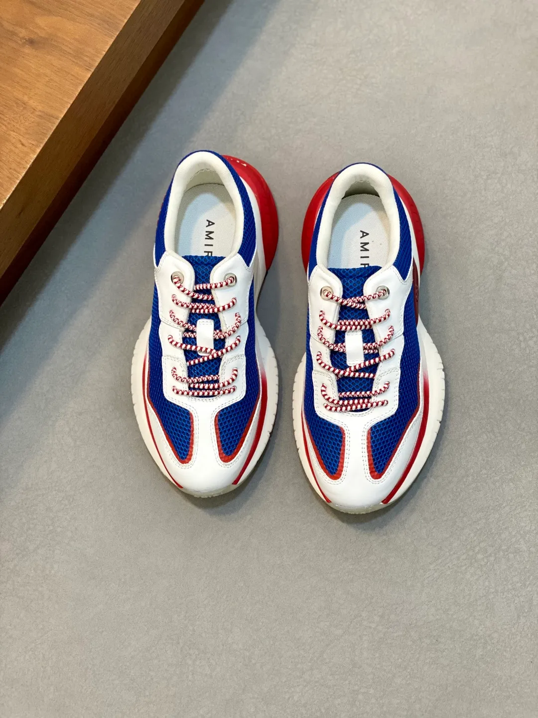 💰740 AMIRI's new men's casual sports shoes, made of first-layer cowhide leather uppers and spliced ​​with original breathable mesh, rich in three-dimensionality, contrasting color design, simple style, fashionable and sporty, breathable mesh lining, original ultra-light outsole, a must-have item for daily leisure! Size: 38-45 (38, 45 customized)